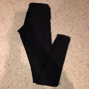 Black wonder under lulu leggings
